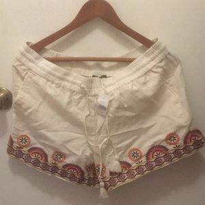 Drawstring embroidered linen shorts